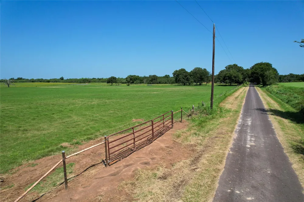 2 Cr 419 Bremond, TX 76629