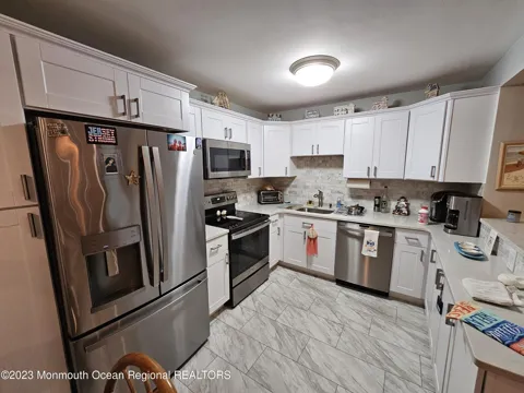 1187 Ocean Avenue #11