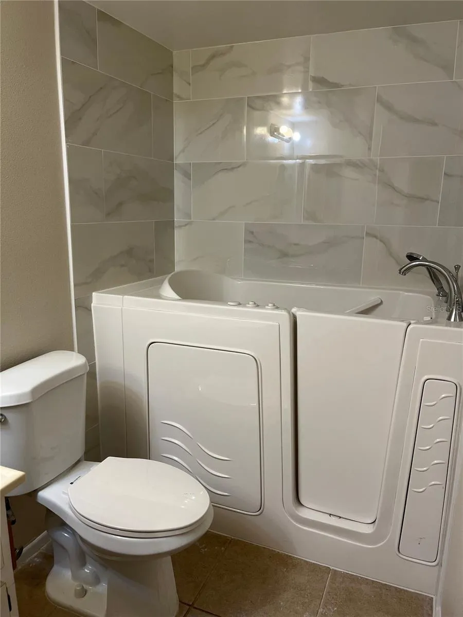 39650 US HIGHWAY 19 #576 Tarpon Springs, FL 34689
