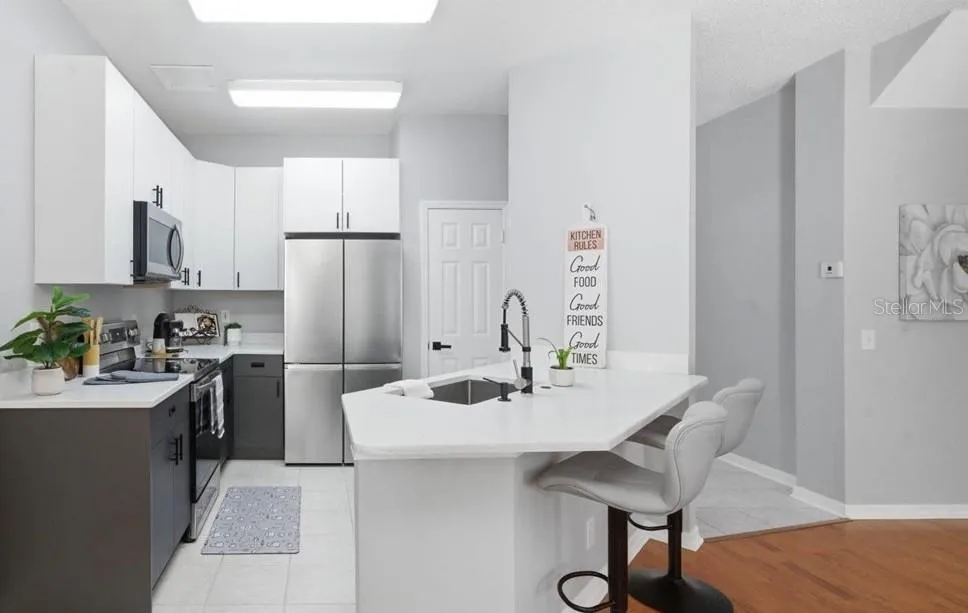 752 VALLANCE WAY NE St Petersburg, FL 33716