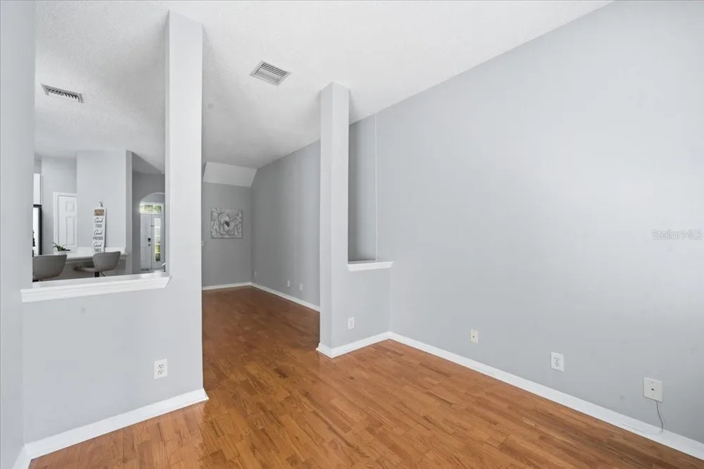 752 VALLANCE WAY NE St Petersburg, FL 33716