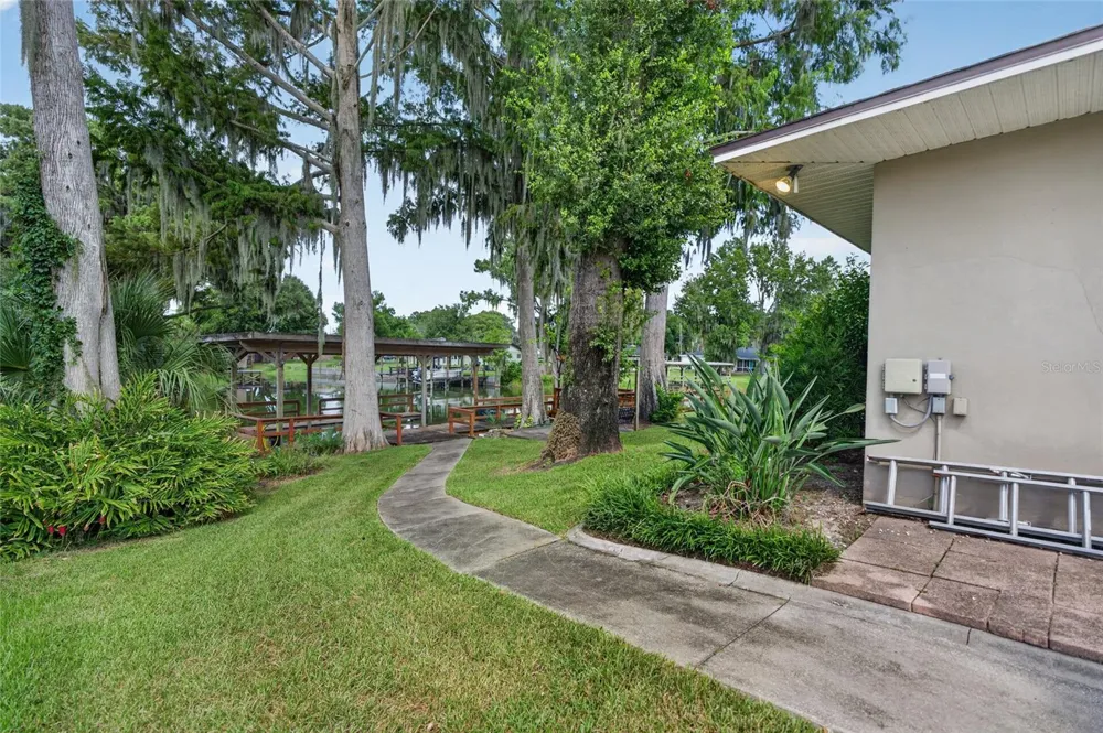 235 TEMPLE CIRCLE Eustis, FL 32726