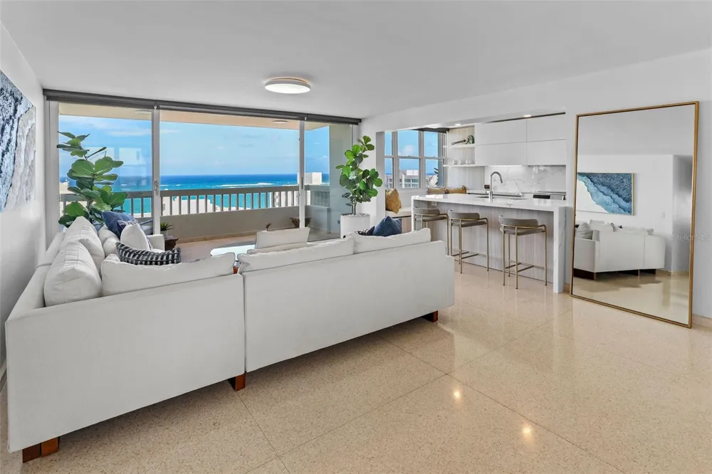 70 KINGS COURT #17C San Juan, PR 00911