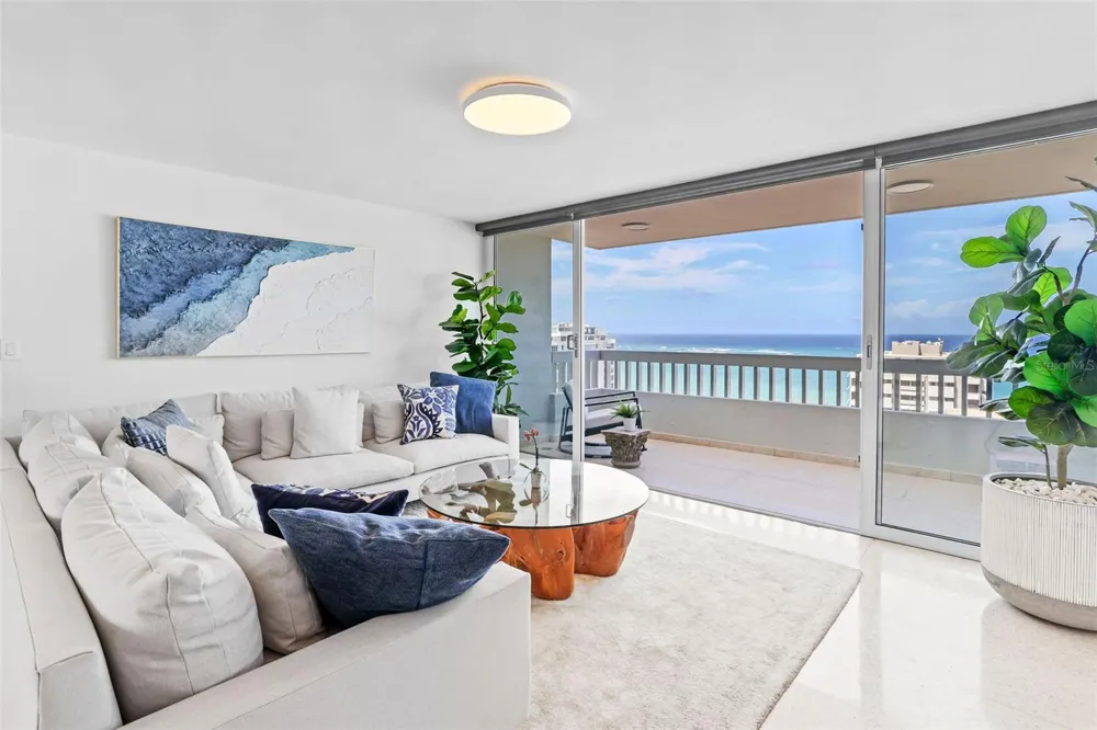 70 KINGS COURT #17C San Juan, PR 00911