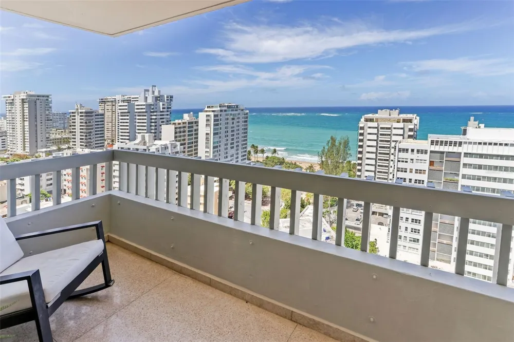 70 KINGS COURT #17C San Juan, PR 00911