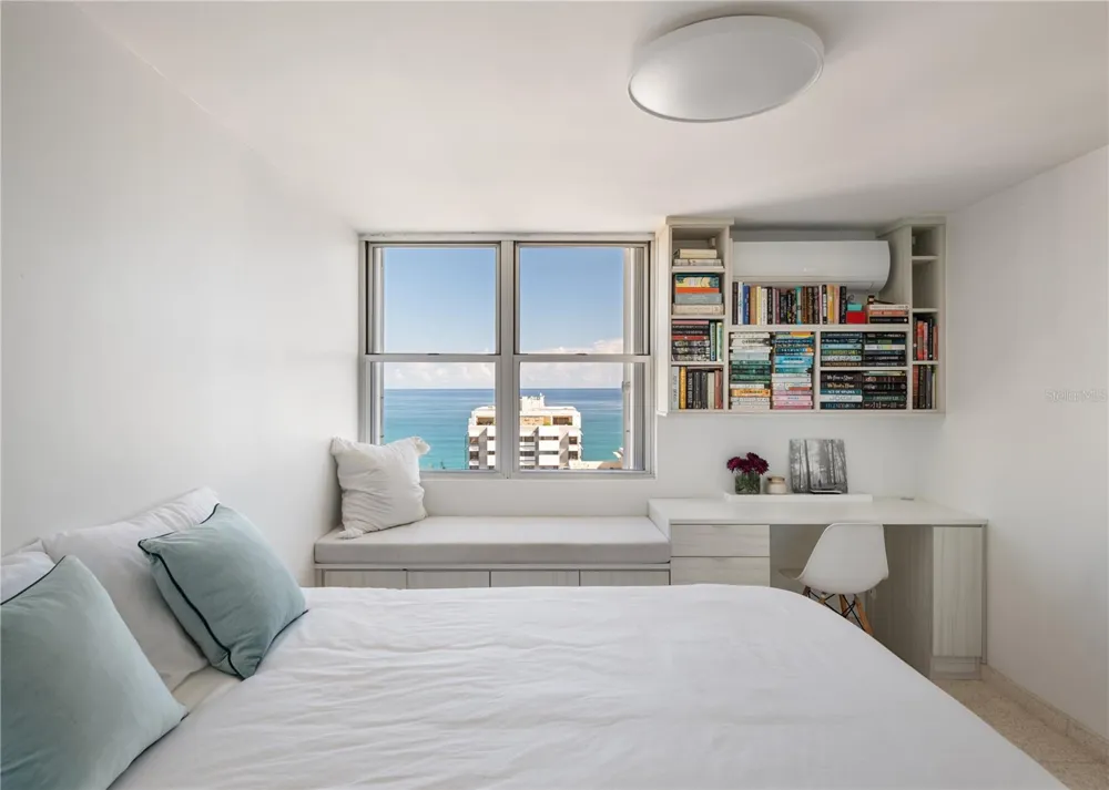 70 KINGS COURT #17C San Juan, PR 00911
