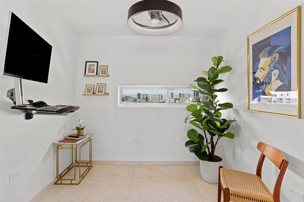 70 KINGS COURT #17C San Juan, PR 00911