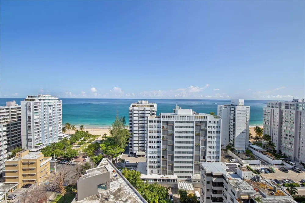 70 KINGS COURT #17C San Juan, PR 00911