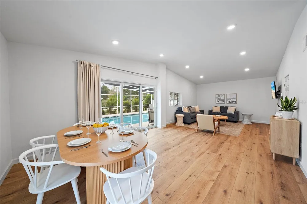 217 46TH STREET W Bradenton, FL 34209