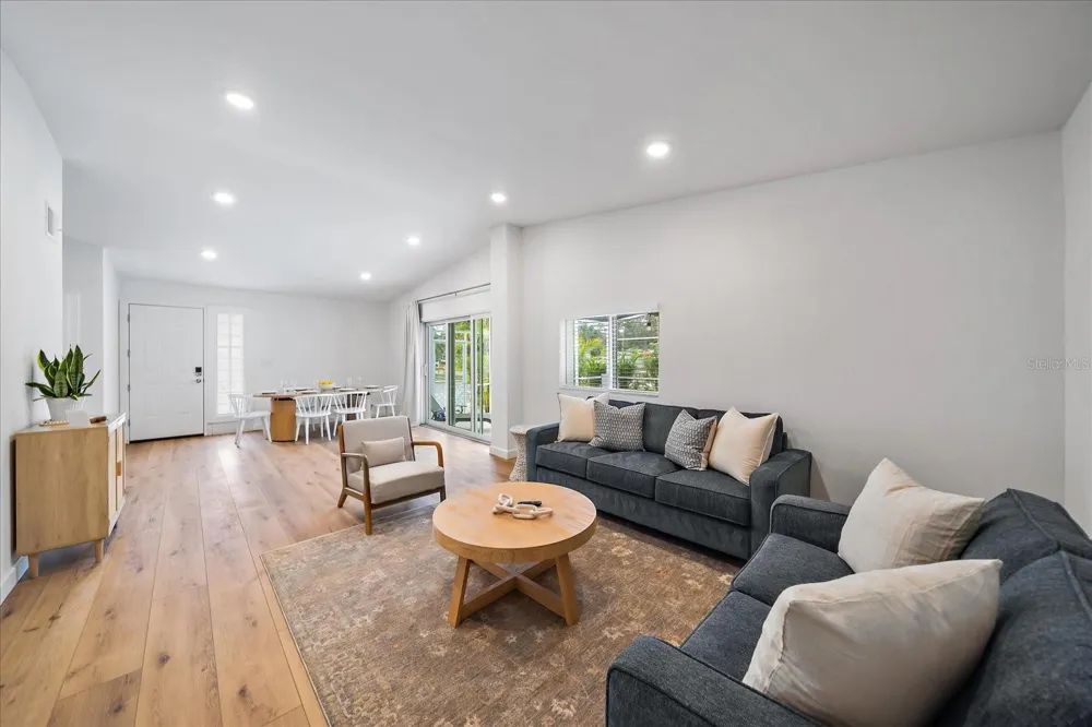 217 46TH STREET W Bradenton, FL 34209
