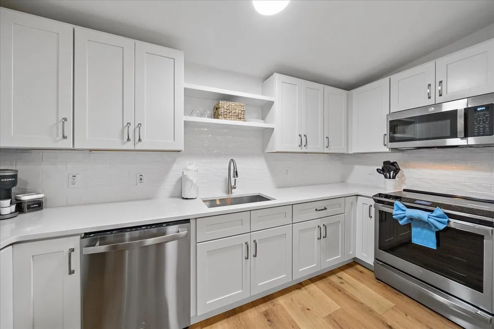 217 46TH STREET W Bradenton, FL 34209