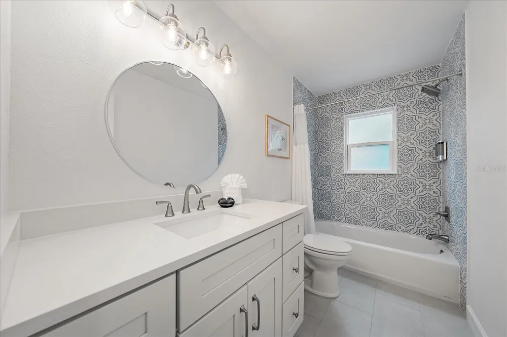 217 46TH STREET W Bradenton, FL 34209