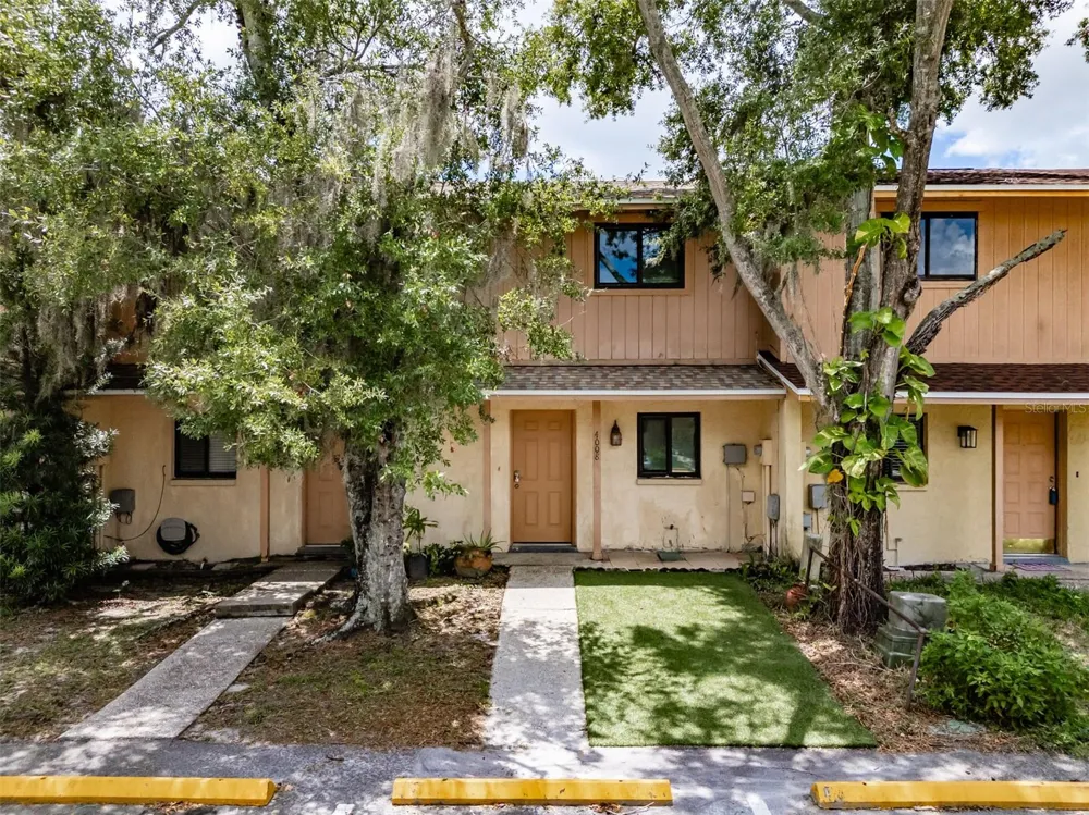4008 OAK LIMB Tampa, FL 33614