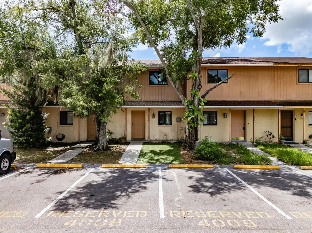 4008 OAK LIMB Tampa, FL 33614