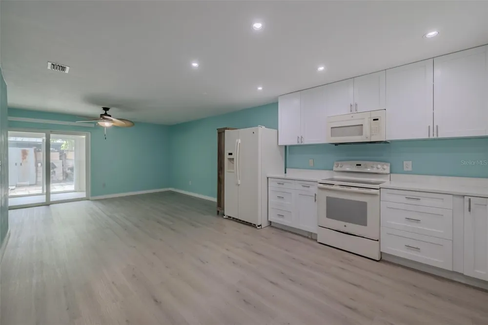 4008 OAK LIMB Tampa, FL 33614