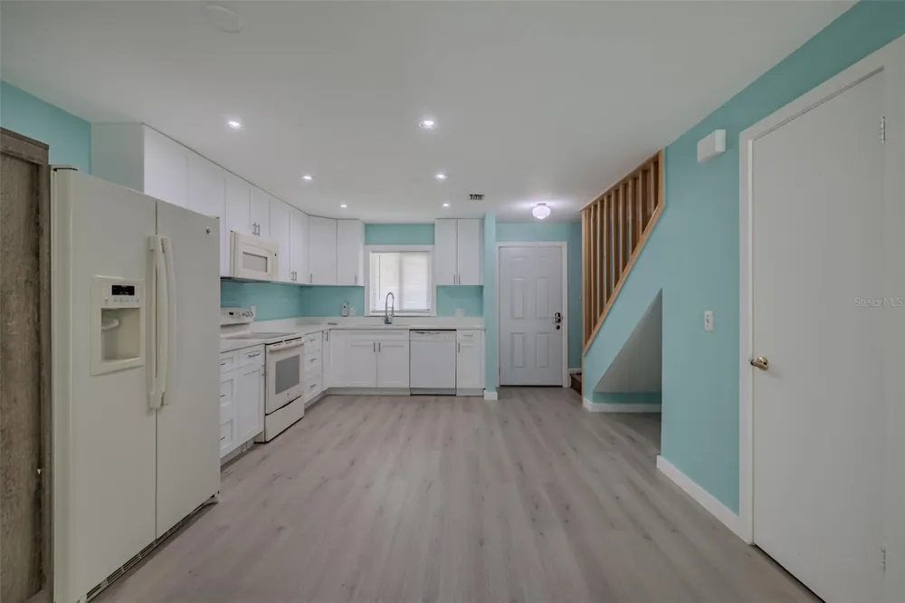4008 OAK LIMB Tampa, FL 33614