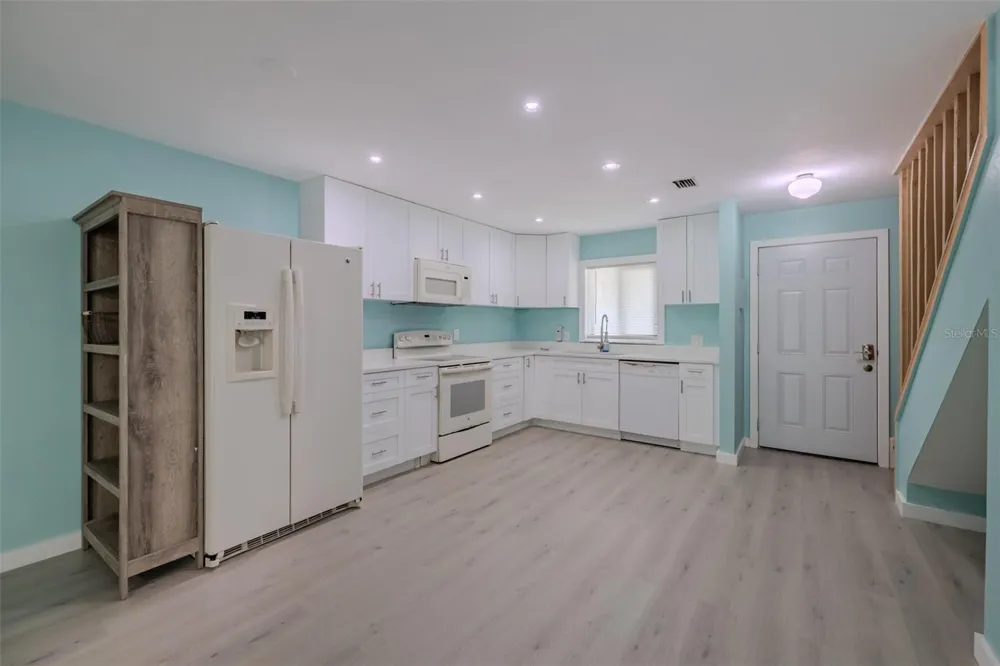 4008 OAK LIMB Tampa, FL 33614