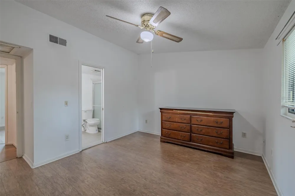 4008 OAK LIMB Tampa, FL 33614