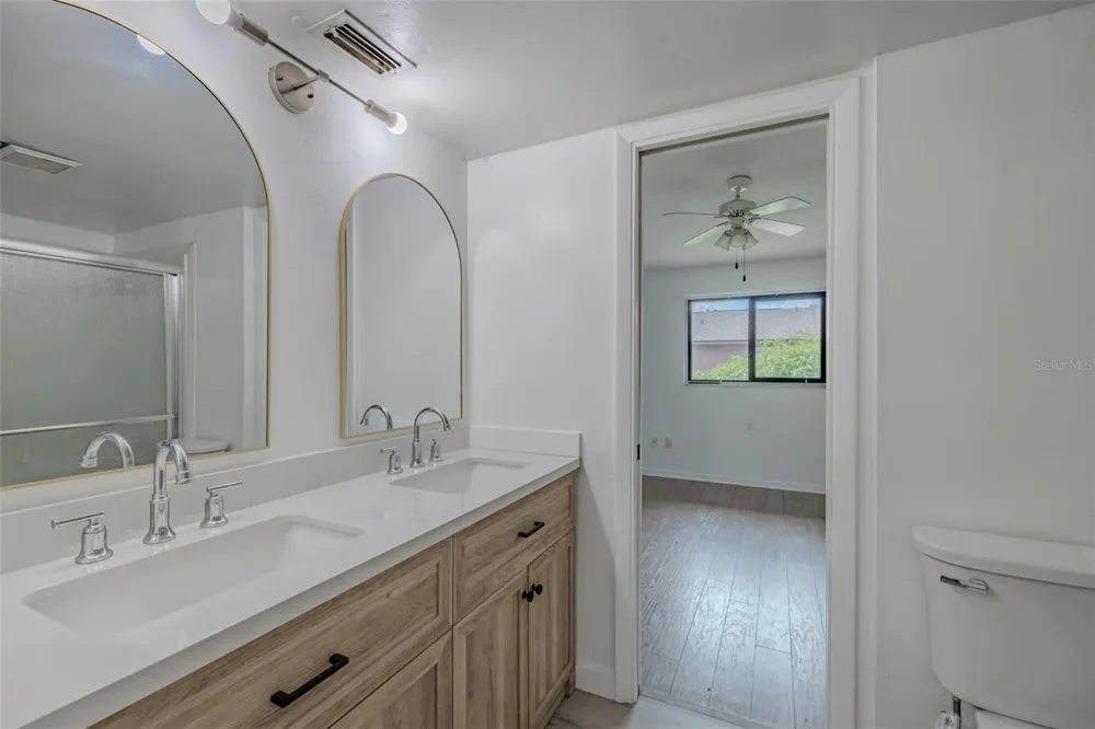 4008 OAK LIMB Tampa, FL 33614