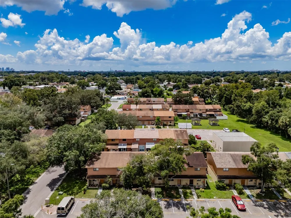 4008 OAK LIMB Tampa, FL 33614