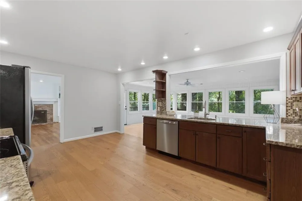 7140 Duncourtney Drive Sandy Springs, GA 30328