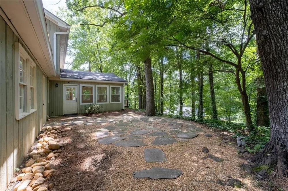 7140 Duncourtney Drive Sandy Springs, GA 30328