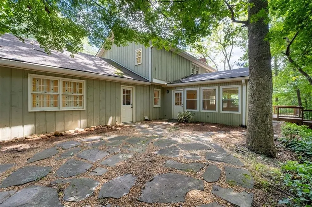 7140 Duncourtney Drive Sandy Springs, GA 30328
