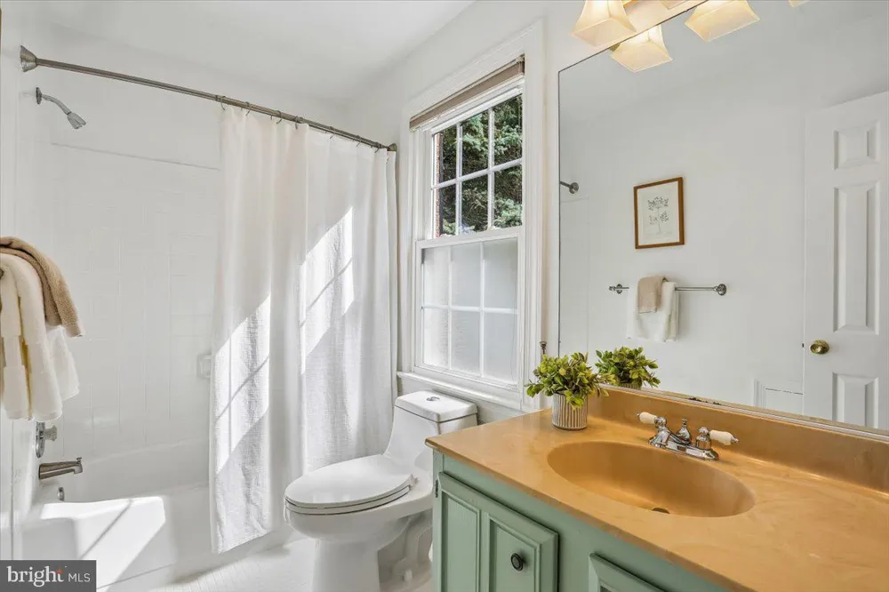 9806 CAMPBELL DRIVE Kensington, MD 20895