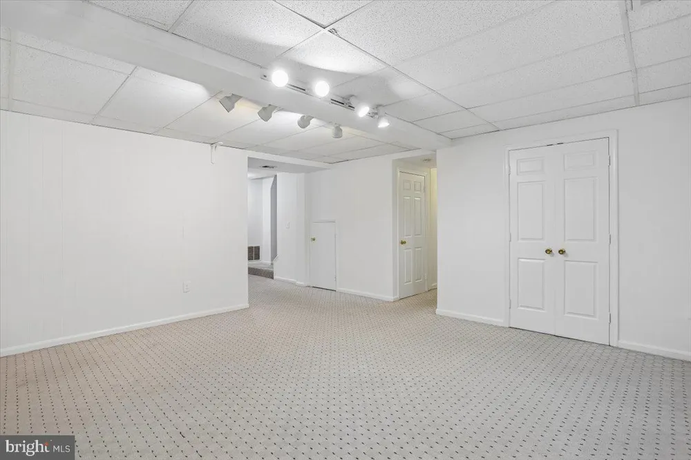 9806 CAMPBELL DRIVE Kensington, MD 20895