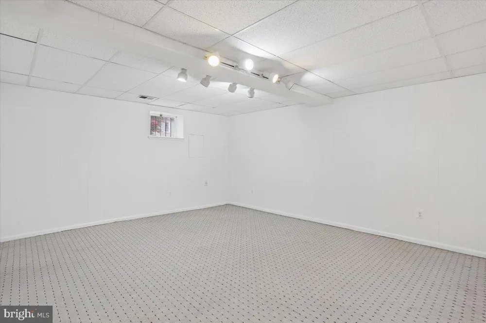 9806 CAMPBELL DRIVE Kensington, MD 20895