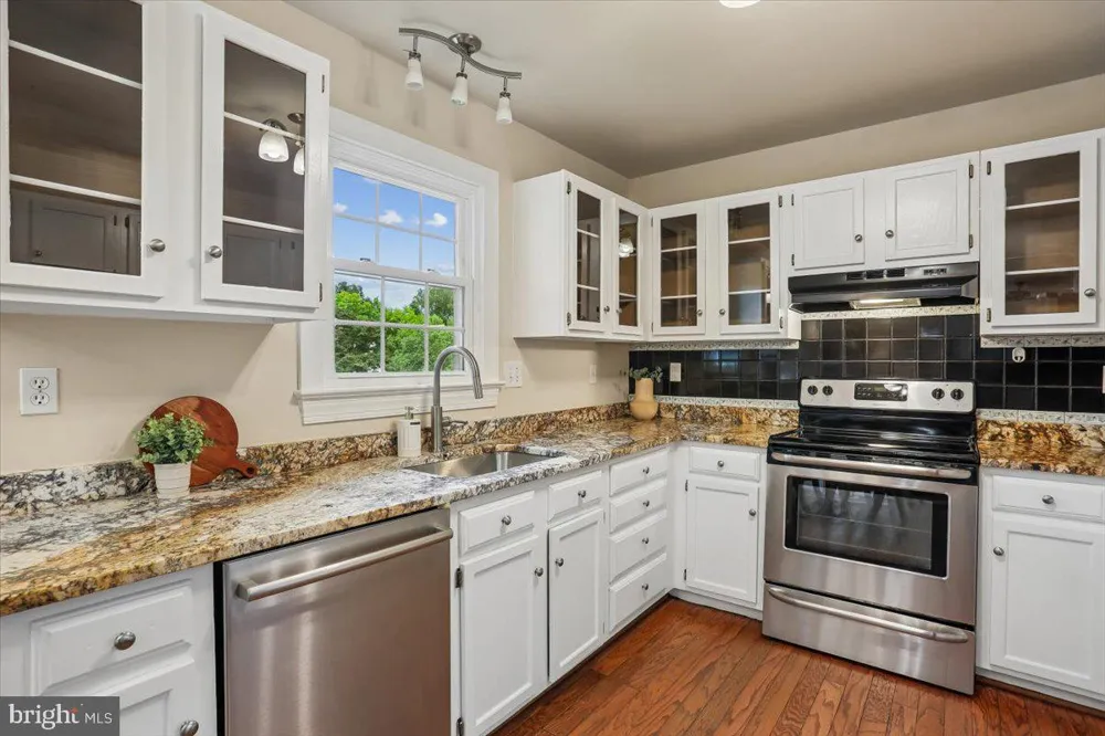 9806 CAMPBELL DRIVE Kensington, MD 20895