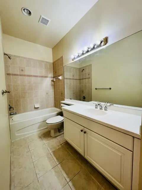 25 Beechdale Lane Boynton Beach, FL 33426