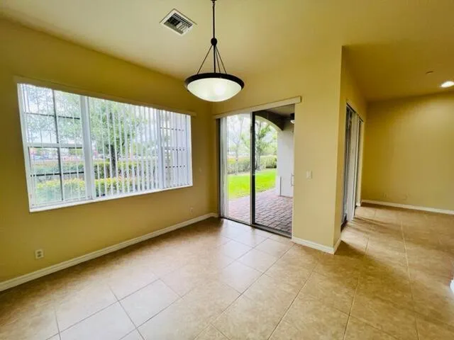 25 Beechdale Lane Boynton Beach, FL 33426
