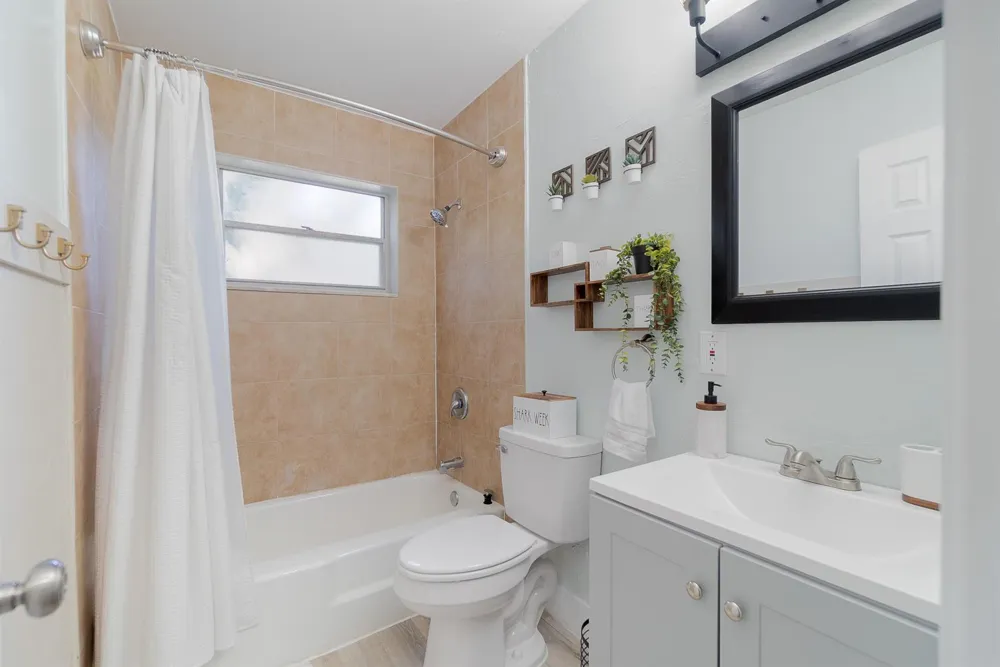 1416 W HARDEE STREET Lantana, FL 33462