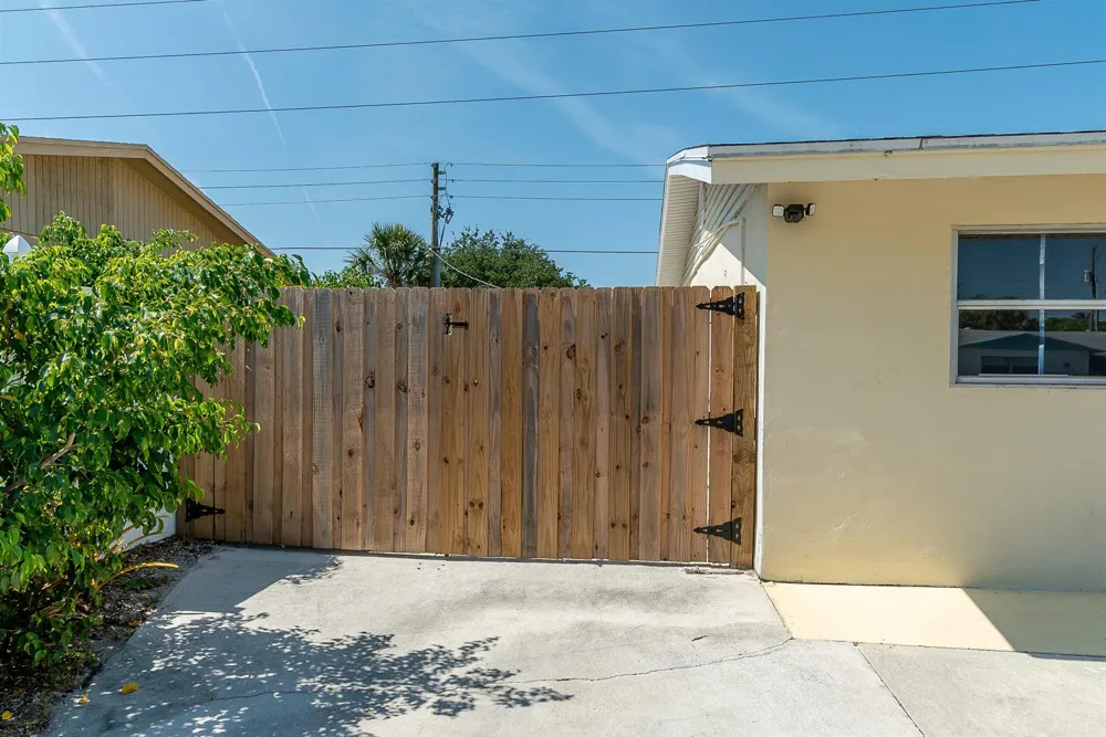 1416 W HARDEE STREET Lantana, FL 33462