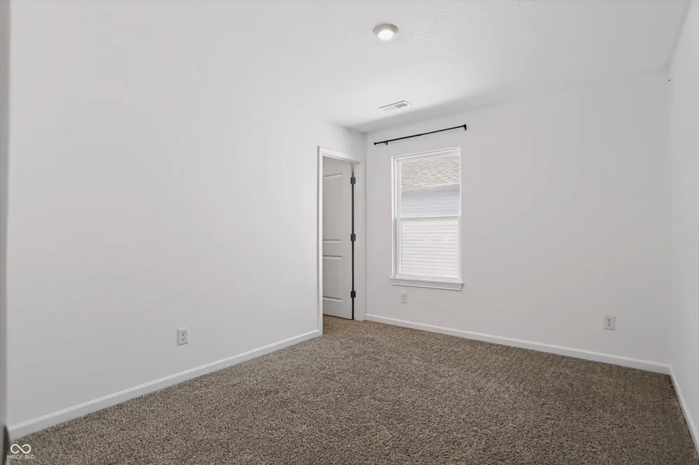 2014 Oak Leaf Way Shelbyville, IN 46176