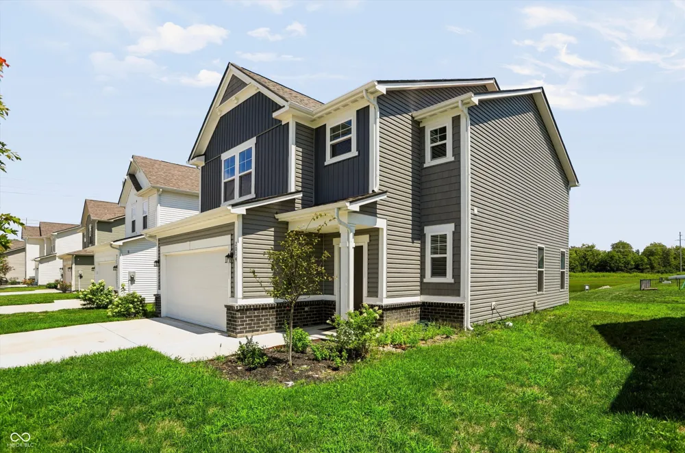 2014 Oak Leaf Way Shelbyville, IN 46176
