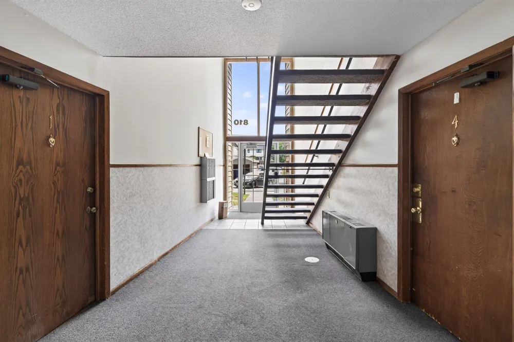 810 6th Street S #1 Hopkins, MN 55343