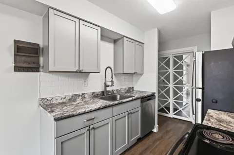 810 6th Street S #1