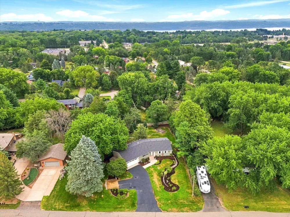 57 Quamwell Avenue S Lakeland, MN 55043