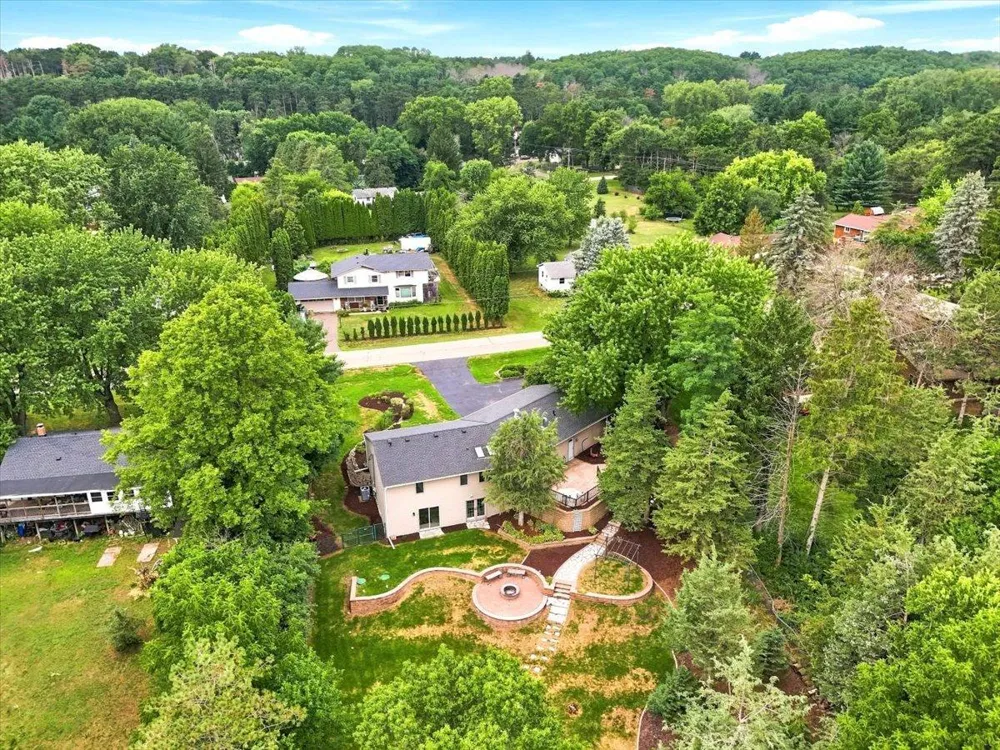 57 Quamwell Avenue S Lakeland, MN 55043
