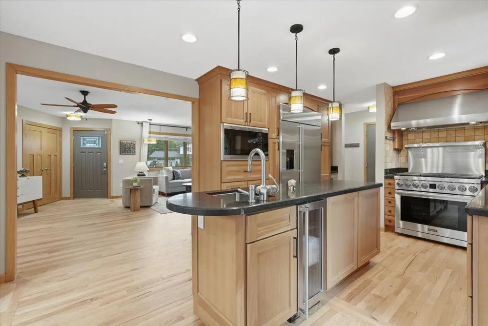 57 Quamwell Avenue S Lakeland, MN 55043