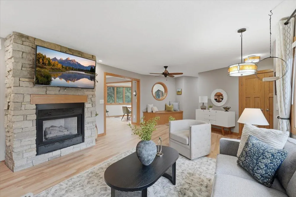 57 Quamwell Avenue S Lakeland, MN 55043