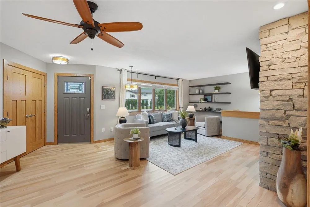 57 Quamwell Avenue S Lakeland, MN 55043