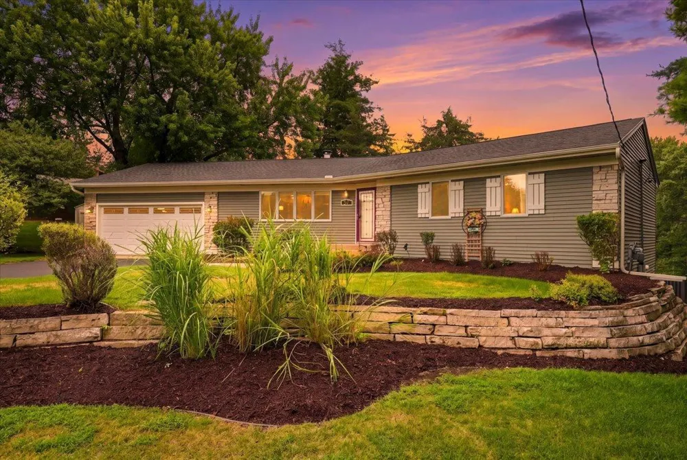 57 Quamwell Avenue S Lakeland, MN 55043