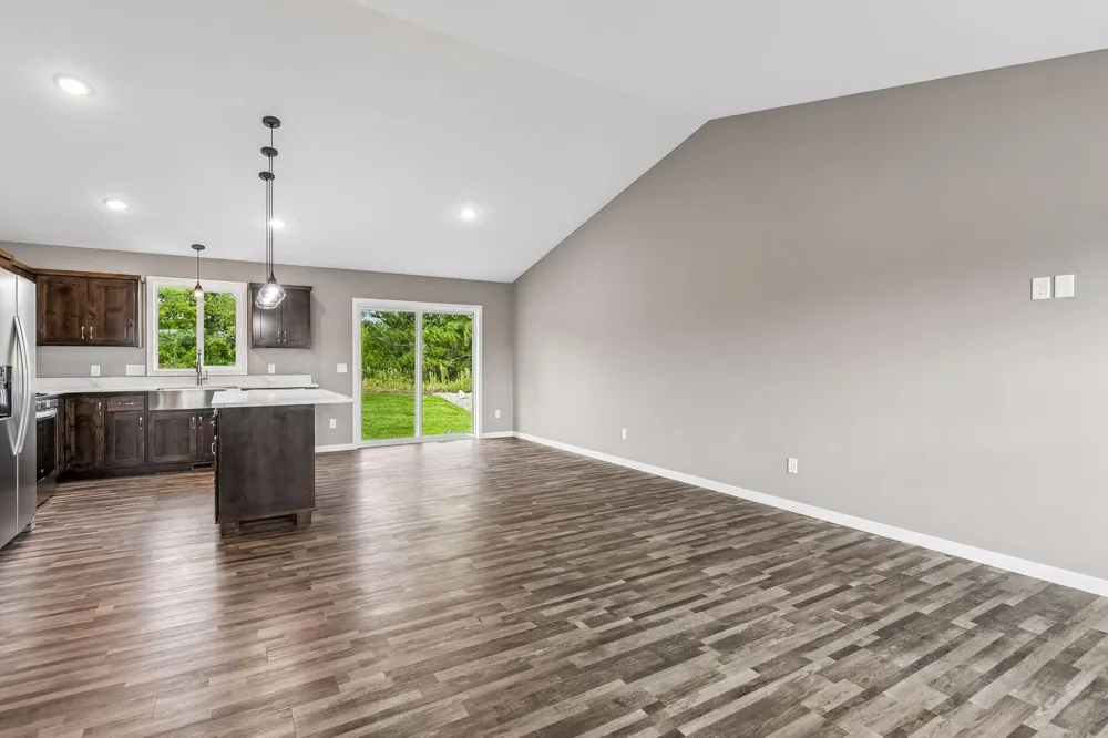 1063 Bellaire Boulevard NW Isanti, MN 55040