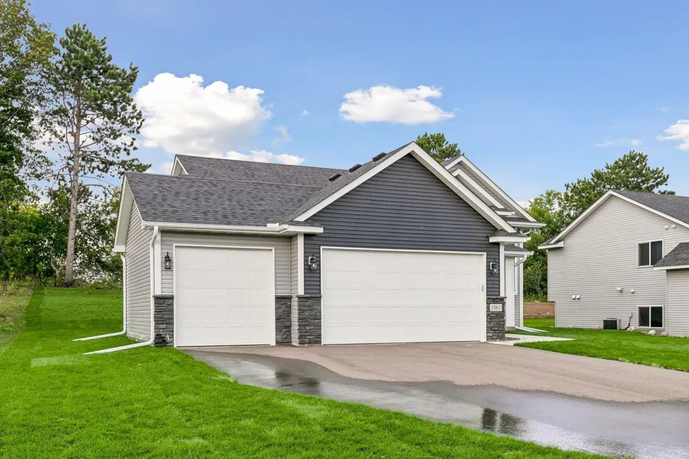 1063 Bellaire Boulevard NW Isanti, MN 55040