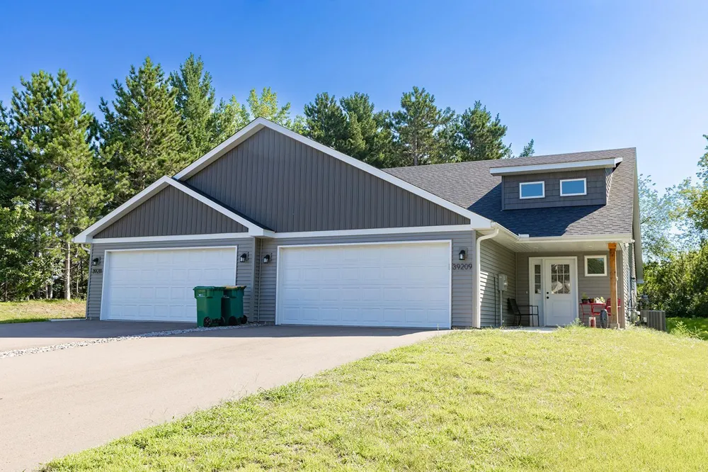39209 Grand Avenue North Branch, MN 55056