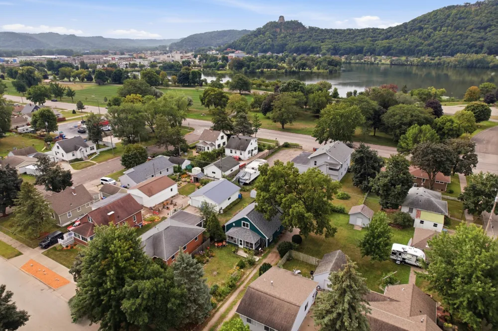 561 E Belleview Street Winona, MN 55987