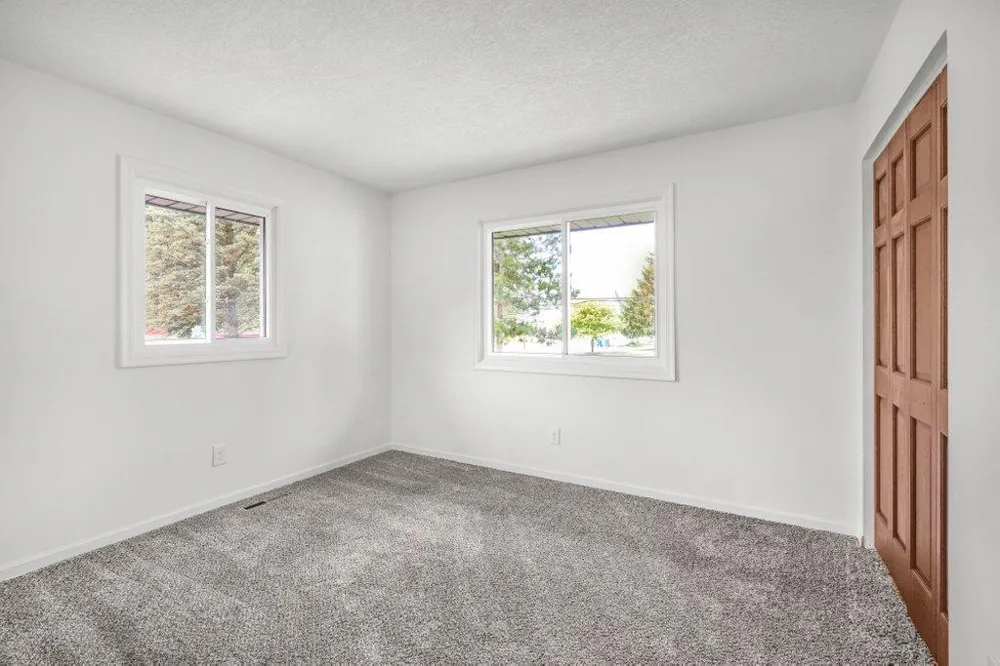 2958 Vanderbie Street Little Canada, MN 55117